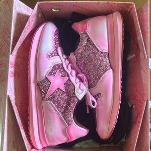 NWOT Vintage Havana Hot pink& Glitter Sneakers Size 8
